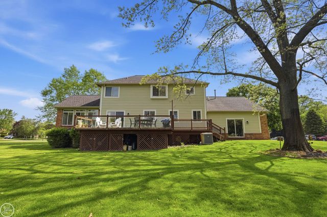 7554 Cedar Creek Drive, White Lake Twp, MI 48383