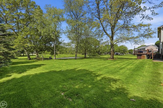 7554 Cedar Creek Drive, White Lake Twp, MI 48383