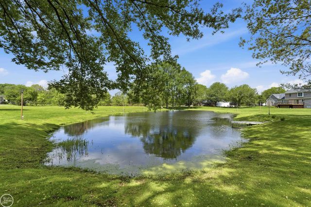 7554 Cedar Creek Drive, White Lake Twp, MI 48383