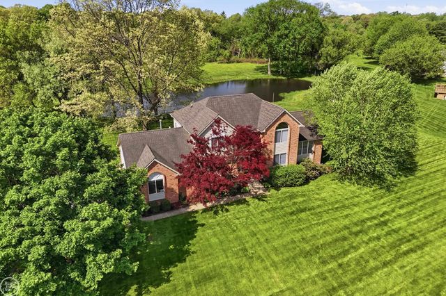 7554 Cedar Creek Drive, White Lake Twp, MI 48383