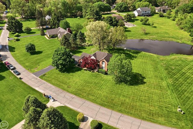 7554 Cedar Creek Drive, White Lake Twp, MI 48383