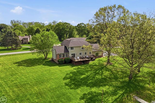 7554 Cedar Creek Drive, White Lake Twp, MI 48383
