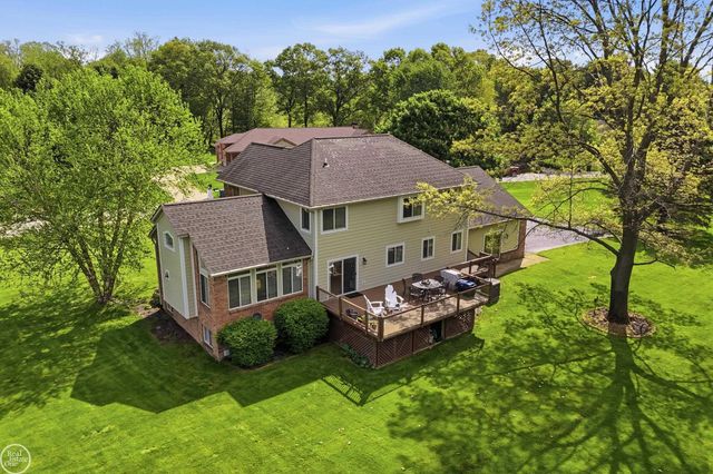 7554 Cedar Creek Drive, White Lake Twp, MI 48383
