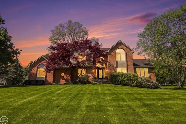 7554 Cedar Creek Drive, White Lake Twp, MI 48383