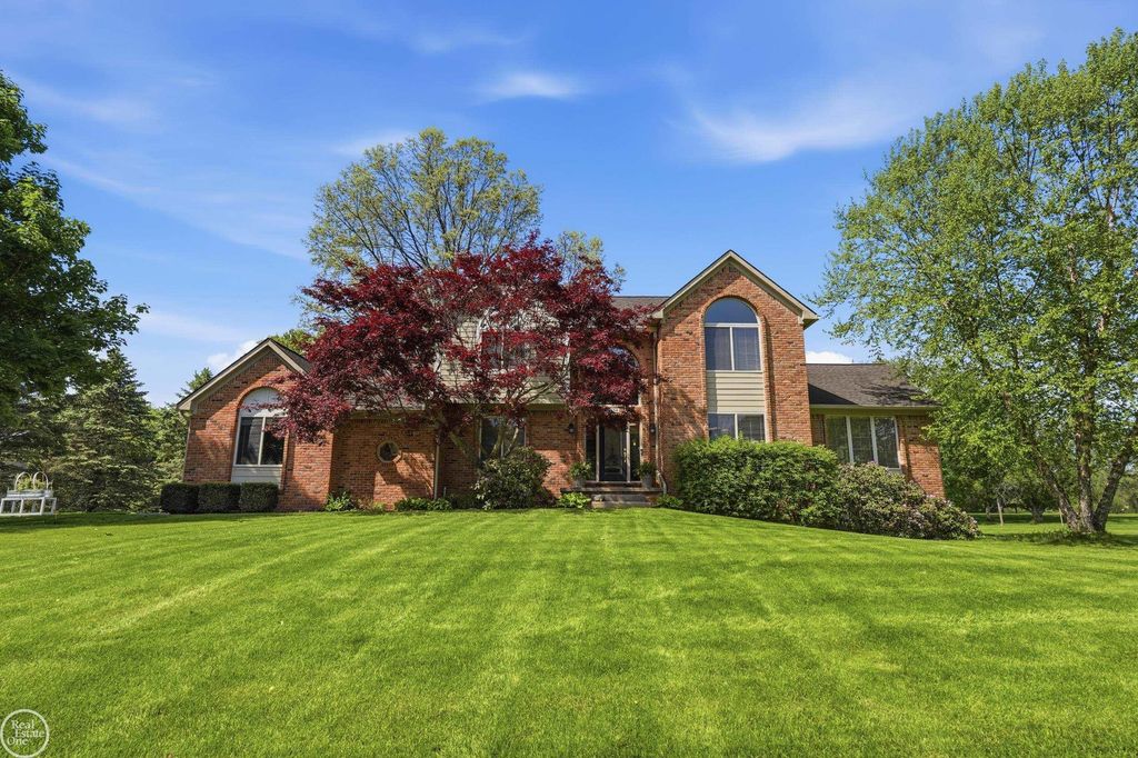 7554 Cedar Creek Drive, White Lake Twp, MI 48383