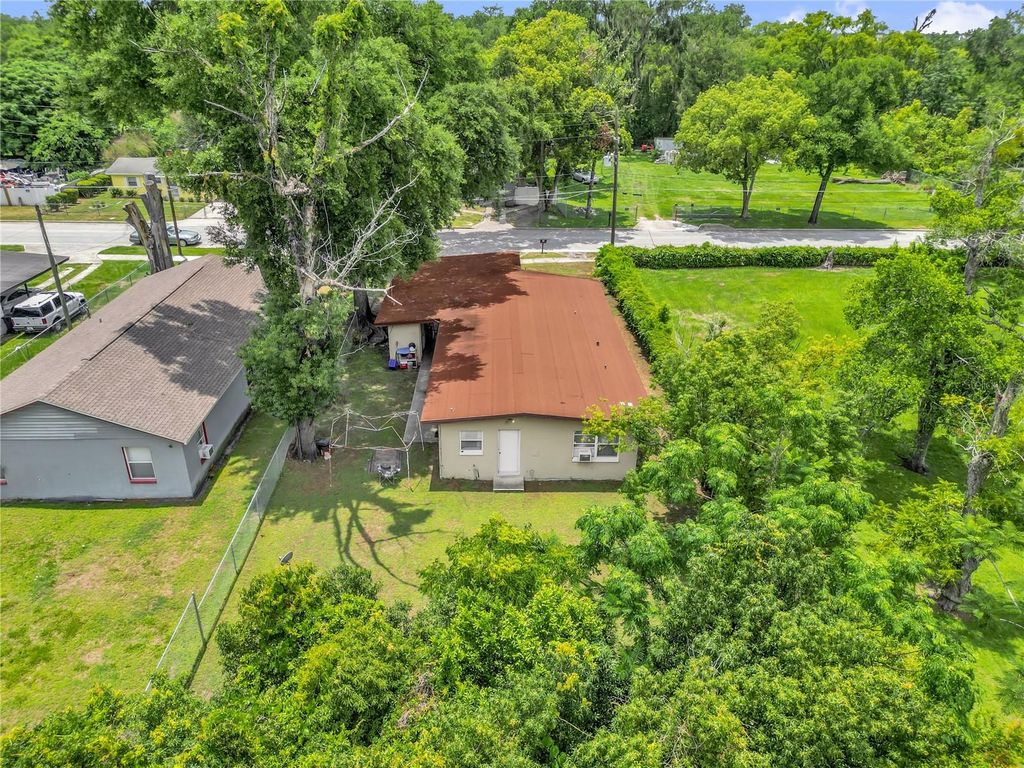 Image 2 of property listing at 1113 S LEE AVENUE, Orlando, FL 32805