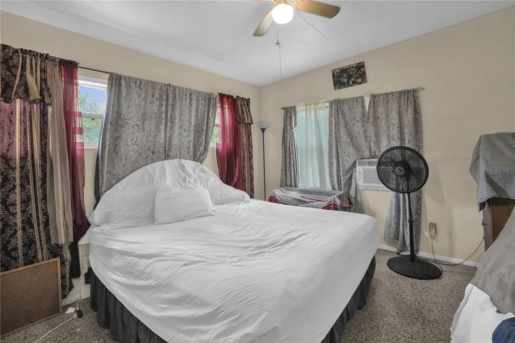 Image 11 of property listing at 1113 S LEE AVENUE, Orlando, FL 32805
