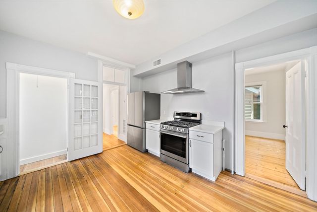 98 Boylston St 3, Brookline, MA 02445