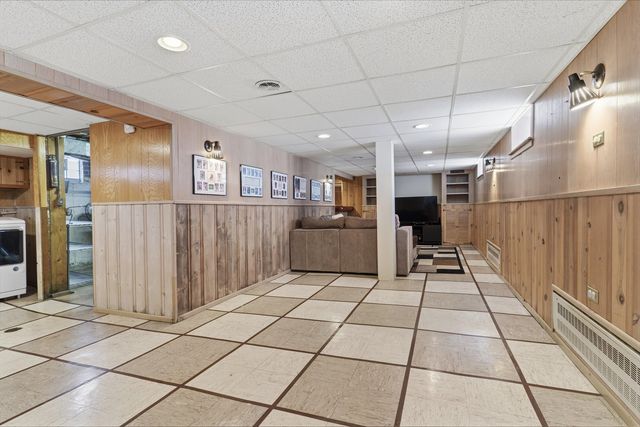 7648 N Osceola Avenue, Niles, IL 60714