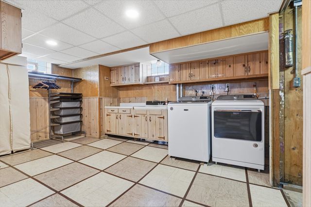 7648 N Osceola Avenue, Niles, IL 60714