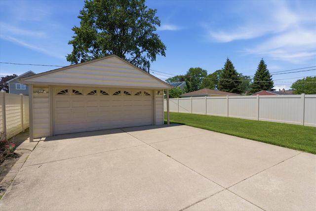 7648 N Osceola Avenue, Niles, IL 60714
