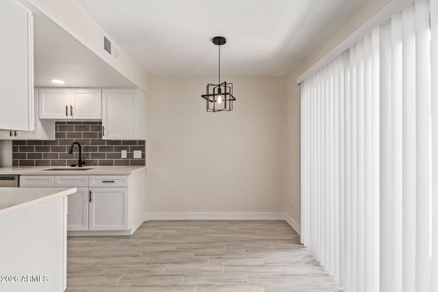 1041 N GRANITE REEF Road, Scottsdale, AZ 85257