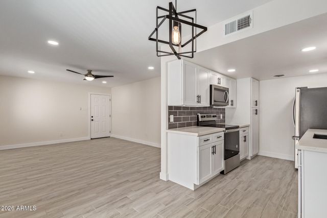 1041 N GRANITE REEF Road, Scottsdale, AZ 85257