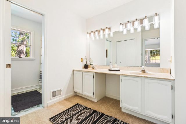 1750 OVERLOOK DR, Silver Spring, MD 20903