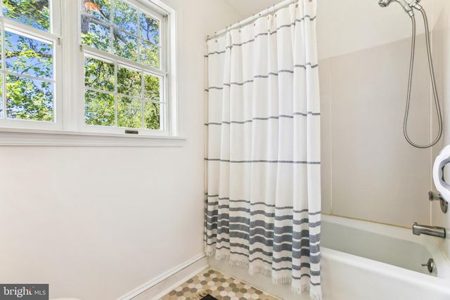 1750 OVERLOOK DR, Silver Spring, MD 20903