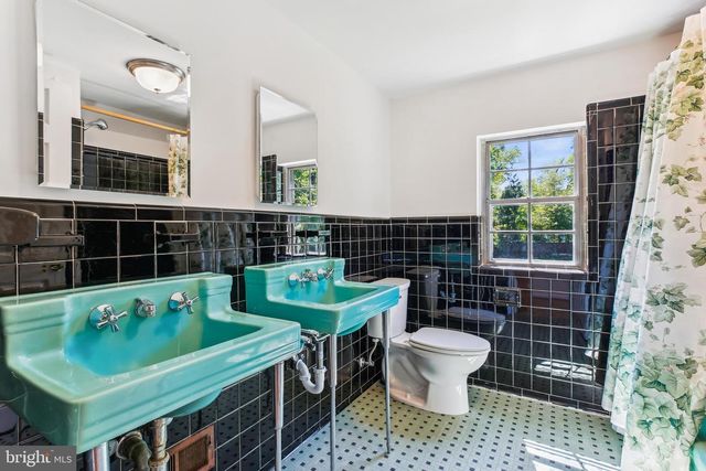 1750 OVERLOOK DR, Silver Spring, MD 20903