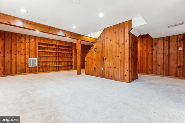 1750 OVERLOOK DR, Silver Spring, MD 20903