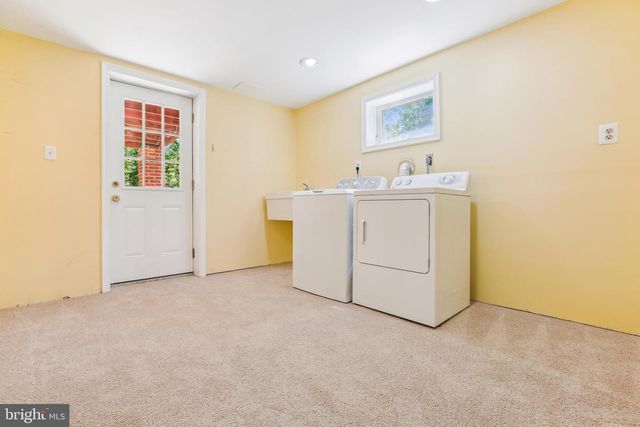 1750 OVERLOOK DR, Silver Spring, MD 20903