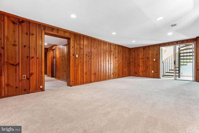 1750 OVERLOOK DR, Silver Spring, MD 20903