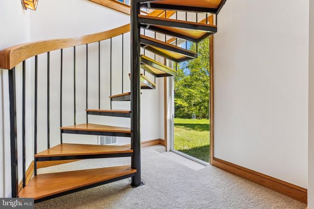 1750 OVERLOOK DR, Silver Spring, MD 20903