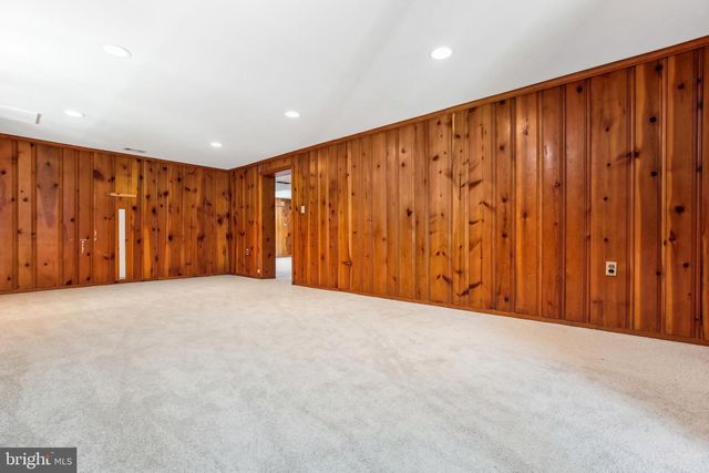 1750 OVERLOOK DR, Silver Spring, MD 20903