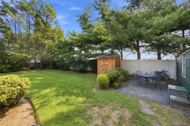 102 Stephan Marc Lane, New Hyde Park, NY 11040