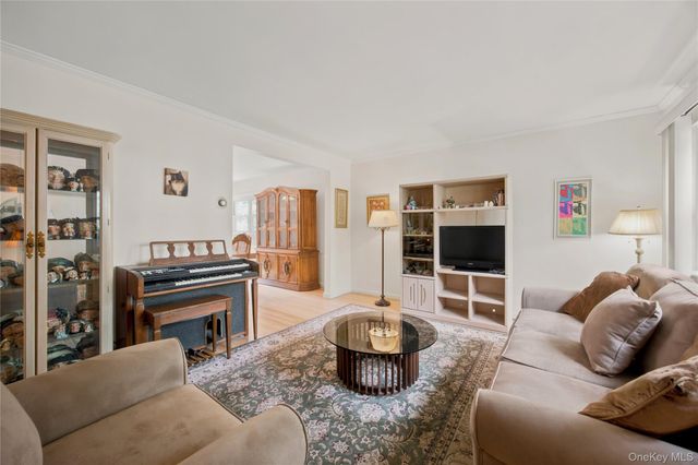 102 Stephan Marc Lane, New Hyde Park, NY 11040