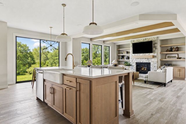 3725 Knightsbridge Lane N, Lake Elmo, MN 55042