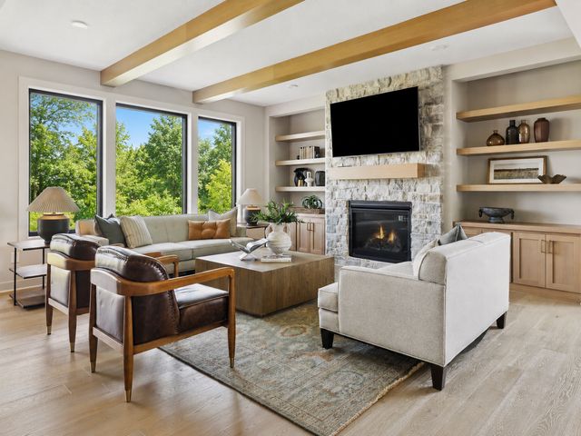 3725 Knightsbridge Lane N, Lake Elmo, MN 55042