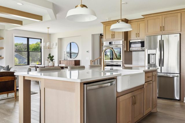 3725 Knightsbridge Lane N, Lake Elmo, MN 55042