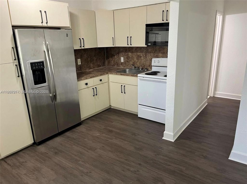 6028 SW 27th St R, Miramar, FL 33023