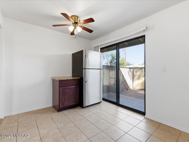 350 N Silverbell Rd Apt 145, Tucson, AZ 85745