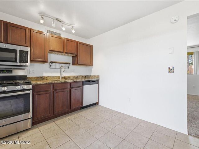 350 N Silverbell Rd Apt 145, Tucson, AZ 85745