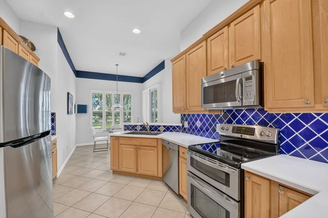 9574 LANTERN BAY Circle, West Palm Beach, FL 33411