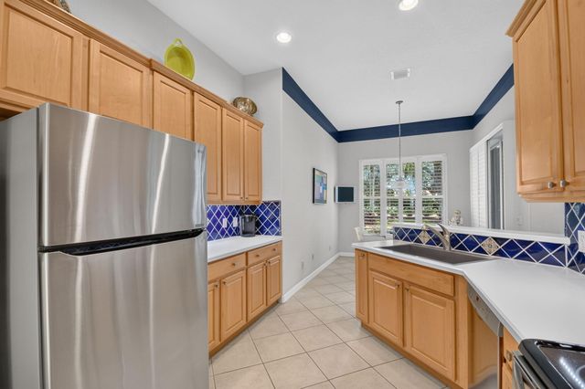 9574 LANTERN BAY Circle, West Palm Beach, FL 33411