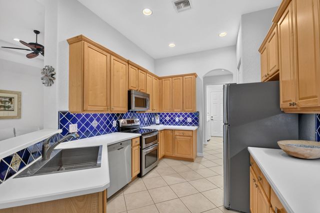 9574 LANTERN BAY Circle, West Palm Beach, FL 33411