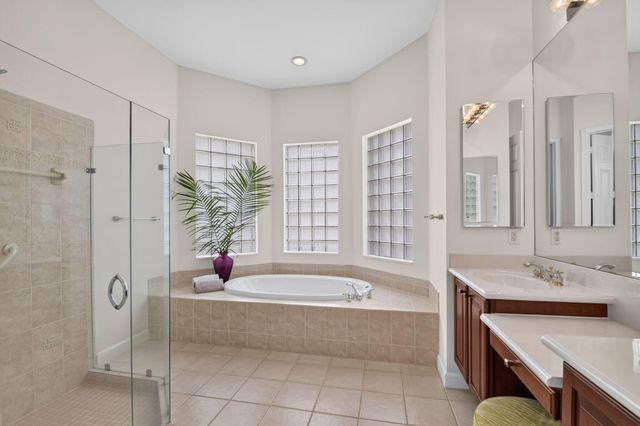9574 LANTERN BAY Circle, West Palm Beach, FL 33411