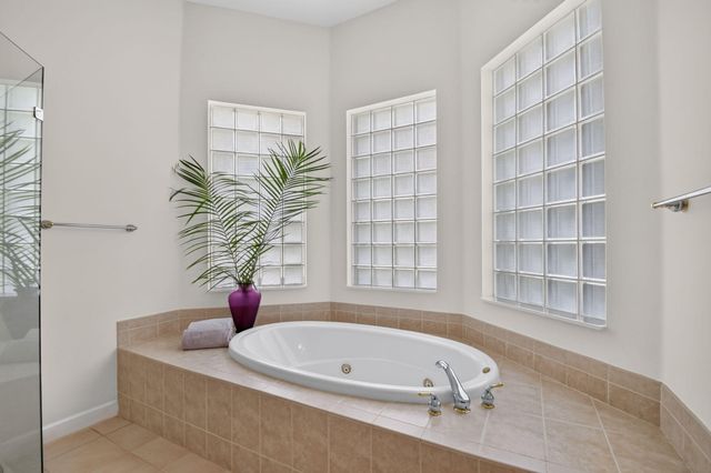 9574 LANTERN BAY Circle, West Palm Beach, FL 33411