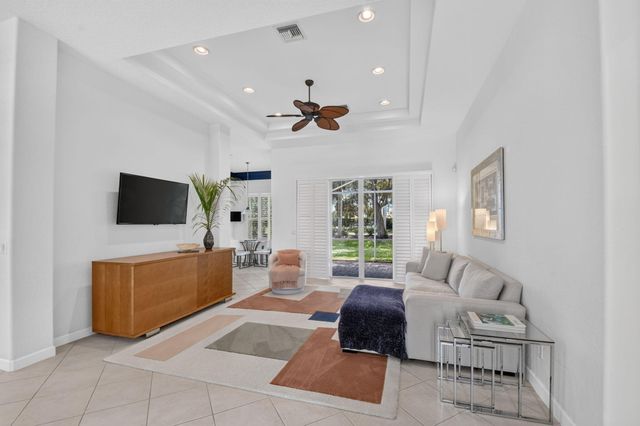 9574 LANTERN BAY Circle, West Palm Beach, FL 33411