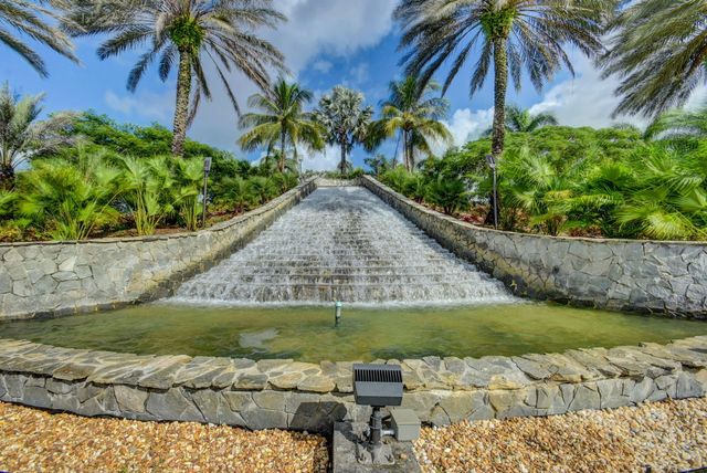 9574 LANTERN BAY Circle, West Palm Beach, FL 33411