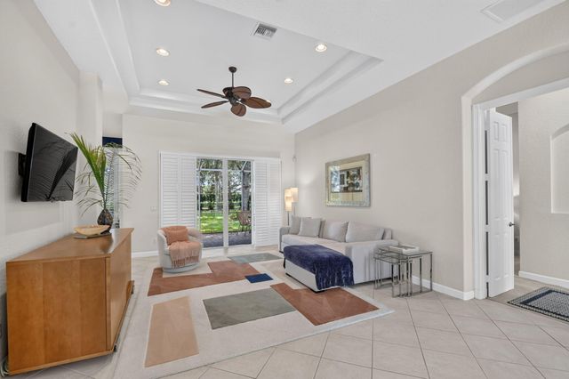 9574 LANTERN BAY Circle, West Palm Beach, FL 33411