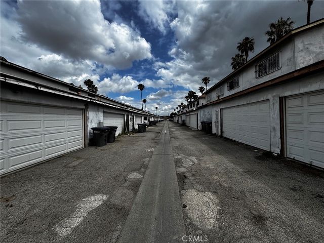 17 Scottsdale N, Carson, CA 90745