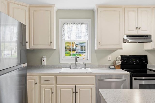 21 Gary Lane, Exeter, NH 03833