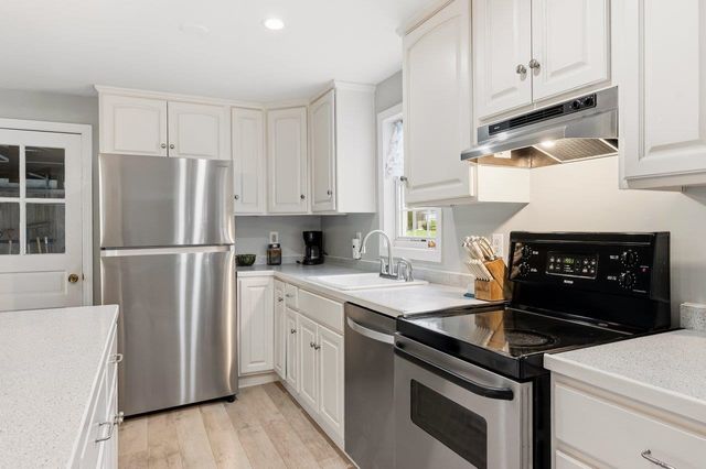 21 Gary Lane, Exeter, NH 03833