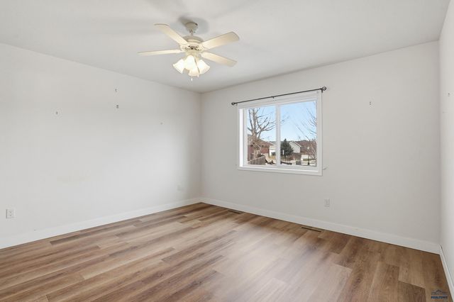 6908 EMERALD HEIGHTS RD, Summerset, SD 57718