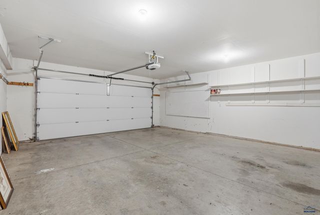 6908 EMERALD HEIGHTS RD, Summerset, SD 57718