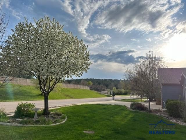 6908 EMERALD HEIGHTS RD, Summerset, SD 57718