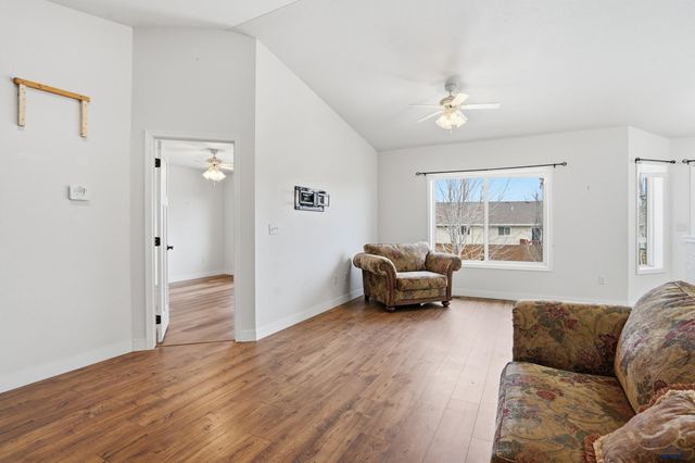 6908 EMERALD HEIGHTS RD, Summerset, SD 57718