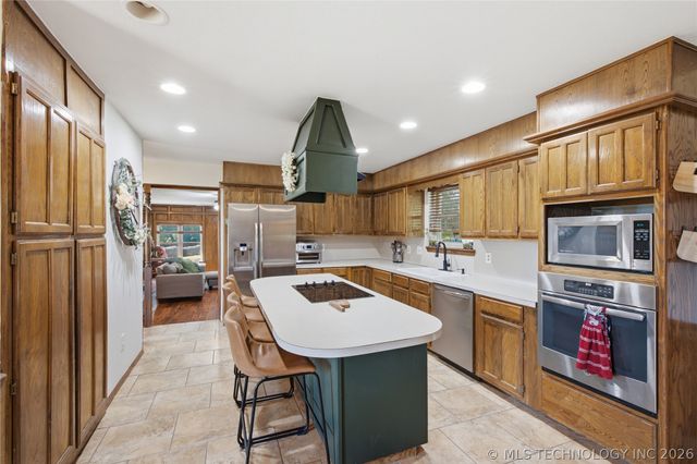 20692 E 185th Street S, Haskell, OK 74436