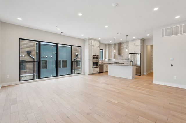 2842 Gunnison Drive, 303, Columbus, OH 43228